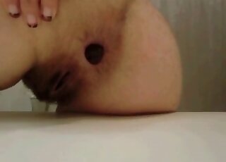 Amateur woman is filming herself free scat webcam vid